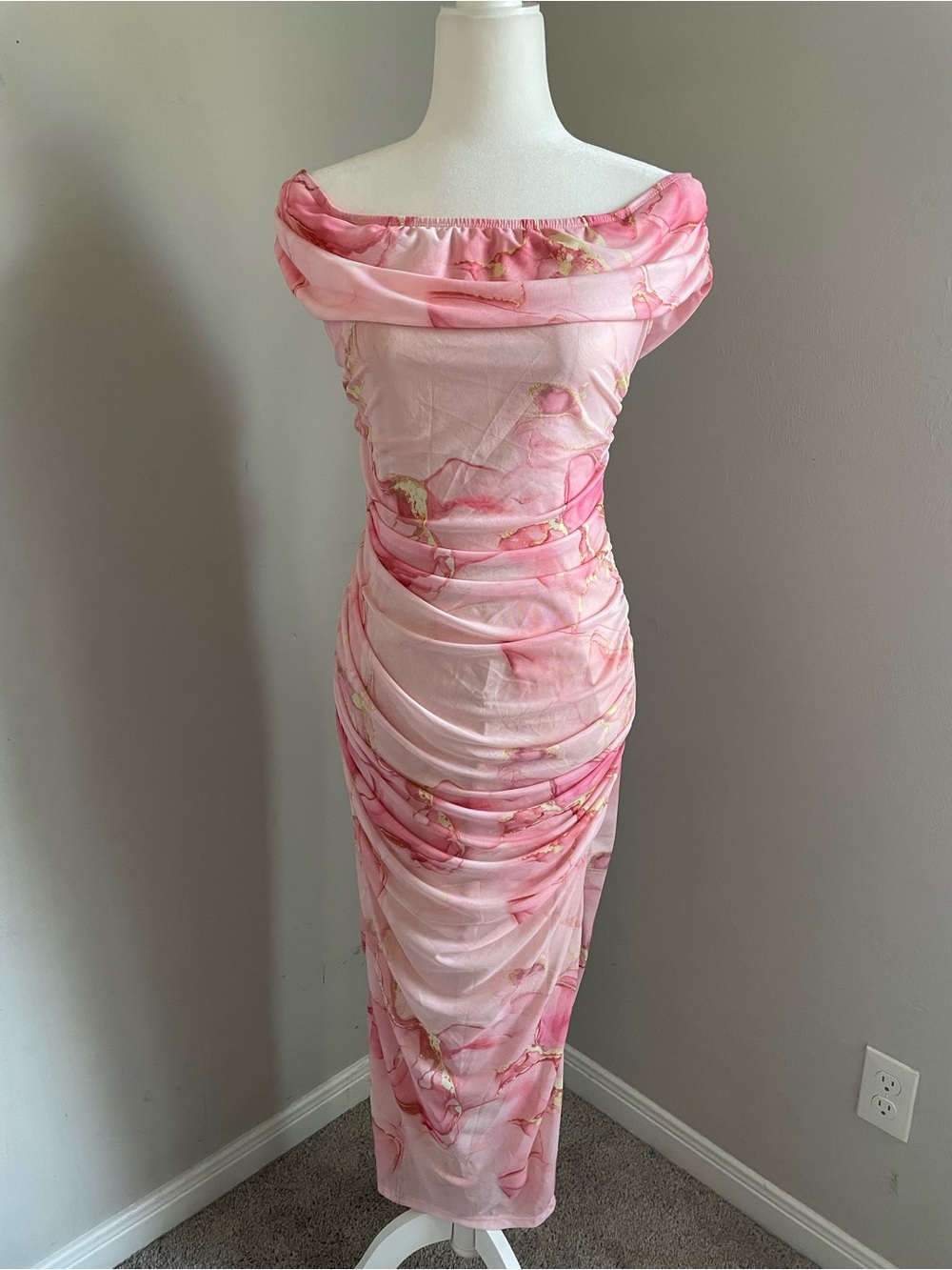 Off-Shoulder Pink Floral Ruched Midi Dress SHEIN